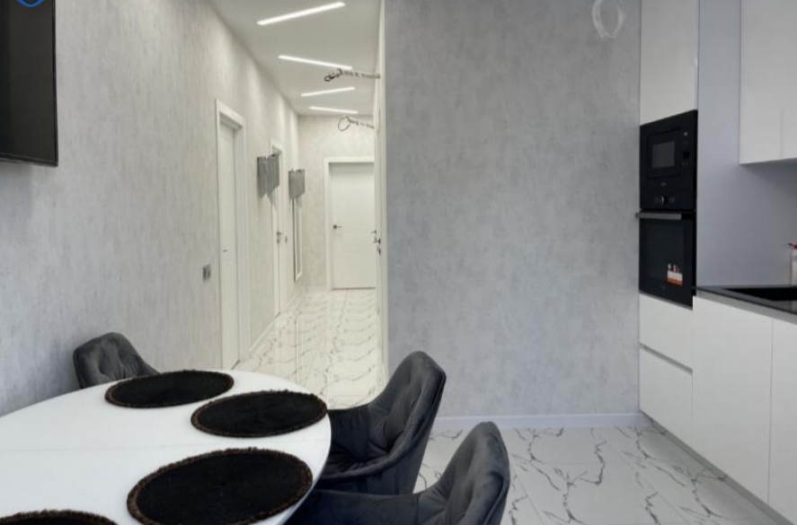 продажа трехкомнатной квартиры номер A-173599 в Приморском районе, фото номер 6